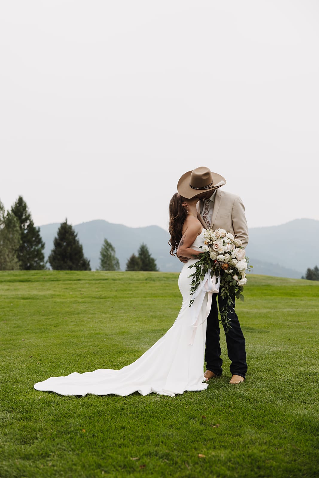 Montana sunset bridal photos taken by montana wedding photographer